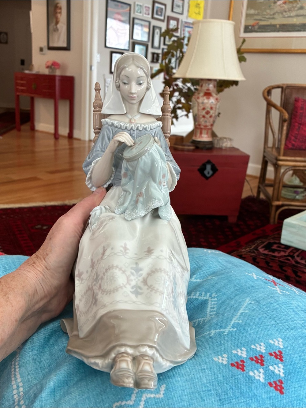 Lladro - The Embroiderer